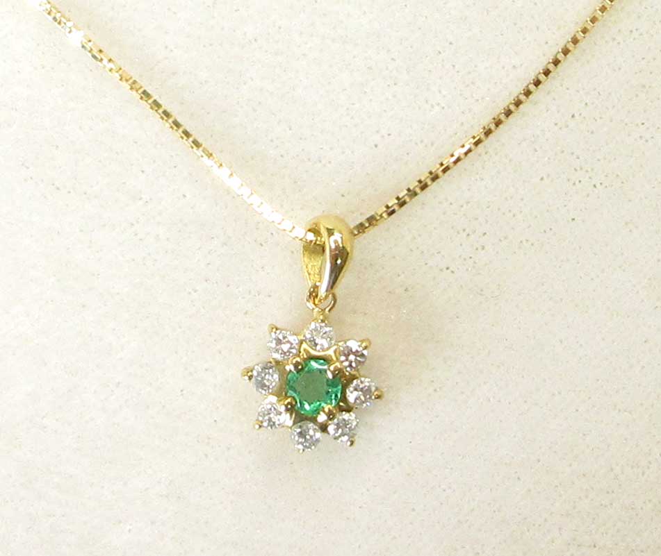 切断後、18金ペンダント完成画像。